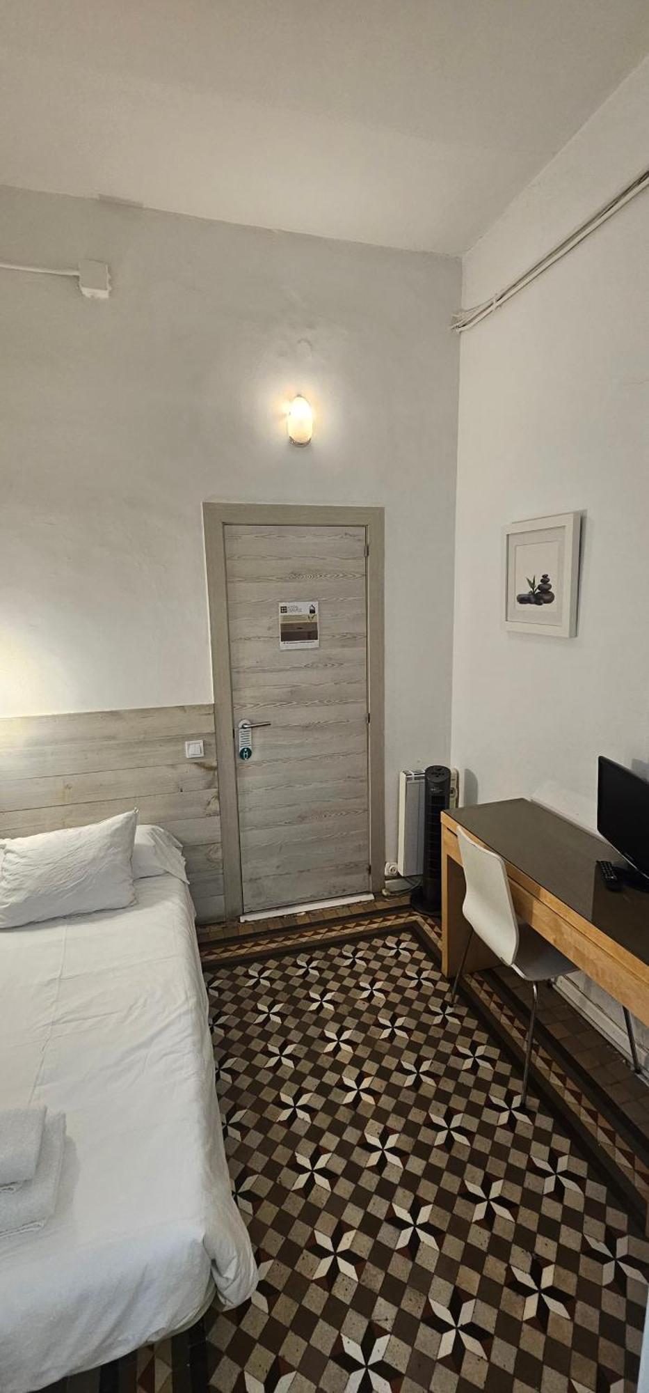 Hostal Eixample Barcelona Exteriör bild